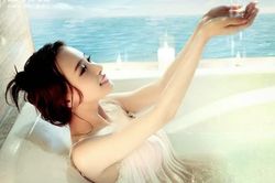 3 hành động khẳnh định anh ấy không còn tình cảm với bạn, càng níu kéo càng đau khổ