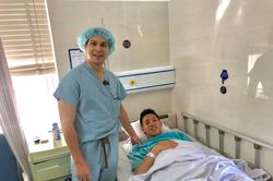 Tiền vệ Hùng Dũng phẫu thuật thành công
