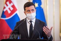 Tổng thống Ukraine ký sắc lệnh trừng phạt các quan chức Nga, Pháp