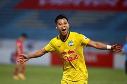 Công Phượng, Văn Thanh tỏa sáng, HAGL lên đầu bảng V-League