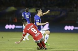 Gãy xương chân, khi nào Hùng Dũng được trở lại sân cỏ?
