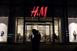 Dân Trung Quốc đòi tẩy chay H&M vì tuyên bố 'không mua bông Tân Cương'