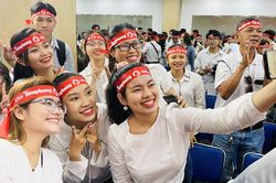 Sôi động Chủ nhật Đỏ tại TPHCM