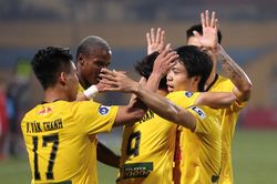 Hoàng Anh Gia Lai dẫn đầu V-League với HLV Kiatisak như thế nào?