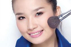 Bí quyết để trang điểm mà da không bị mốc