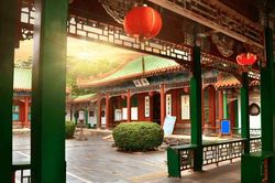 Chuyện ly kỳ ở Tử Cấm Thành: Hình bóng cung nữ không chân 'đi dạo' giải sầu giữa đêm nhưng không tùy tiện làm hại ai