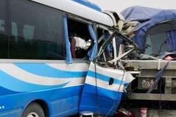 Nghệ An: Khởi tố, tạm giam tài xế xe khách đâm vào đuôi xe đầu kéo khiến 3 người tử vong