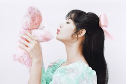 Học ngay 3 tuyệt chiêu 'yêu bản thân' của Lisa: Đơn giản, không tốn kém mà cực hữu hiệu