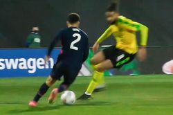 Sao trẻ Barca sút xa ghi bàn cho tuyển Mỹ