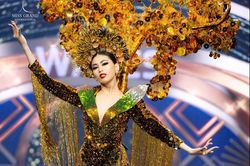 Á hậu Ngọc Thảo lọt top 10 trang phục dân tộc đẹp nhất