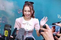 Nhã Phương: 'Tôi vừa đóng Cây táo nở hoa, vừa chăm sóc con gái qua điện thoại'
