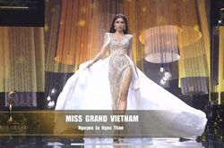 Màn trình diễn trang phục dạ hội của Á hậu Ngọc Thảo nhận 'mưa lời khen'