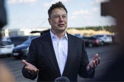 Tỷ phú Elon Musk nỗ lực 'lấy lòng' Trung Quốc, giành lại thị trường tỷ dân