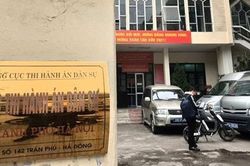 Tự xưng giáo viên, phụ huynh học sinh trường một trường ở Bắc Từ Liêm, đến trụ sở Cục Thi hành án dân sự Hà Nội đập phá?
