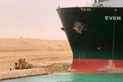 Sự cố tắc nghẽn trên kênh đào Suez liệu bao giờ kết thúc?