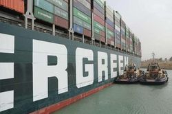 Thế giới thiệt hại hàng trăm triệu USD mỗi giờ sau sự cố kênh đào Suez