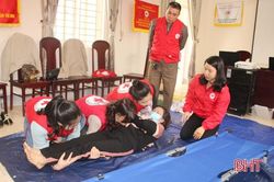 Tăng cường kỹ năng cứu hộ - cứu nạn cho các đội ứng phó cộng đồng