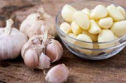 Những thực phẩm kỵ tỏi càng ăn càng rút ngắn tuổi thọ của bạn, nhất là điều thứ 2
