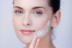 Hướng dẫn bạn tường tận cách chọn kem dưỡng ẩm cho da