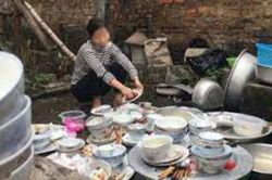 Bầu 7 tháng vẫn phải một mình ngồi rửa chục mâm bát, nàng dâu trưởng viết 'tâm thư' xin 'chừa' vì sự vô tâm quá mức của người nhà chồng