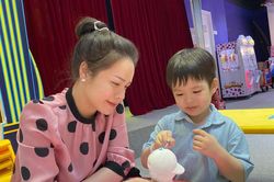 Sau khi thắng kiện, Nhật Kim Anh đưa con đi chơi, hành động của bé Tin khiến ai cũng xúc động