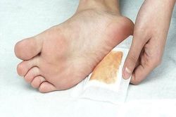 Sự thực về miếng dán thải độc