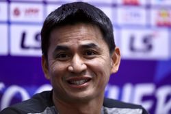 HLV Kiatisuk: 'Tôi coi Lee Nguyễn như em trai'