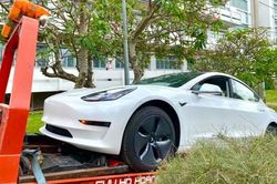 Xe Tesla Model 3 tiền tỷ về Việt Nam phục vụ sinh viên học tập