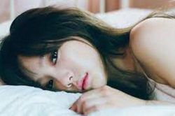 Nhìn thấy đối tượng xem mắt ngồi trên xe lăn, tôi tức giận bỏ về, song anh ta gọi lại hỏi một câu khiến tôi phải hối hận