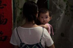 '3 năm đầu có con, tôi trách mình không phải người mẹ tốt'