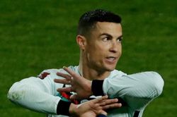Tranh cãi sau bàn thắng bị từ chối của Ronaldo
