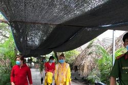 Bình Dương cưỡng chế hàng loạt cà phê chòi 'kích dục'