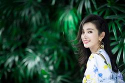 4 đặc điểm của phụ nữ dễ làm đàn ông 'thầm thương trộm nhớ'