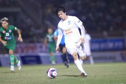 Khi Lee Nguyễn đối đầu Công Phượng