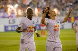 Cuộc đua Top 6 V-League: HAGL gọi, Hà Nội có trả lời?