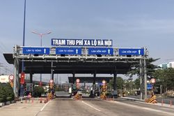 Vì sao trạm thu phí xa lộ Hà Nội thu phí trở lại?