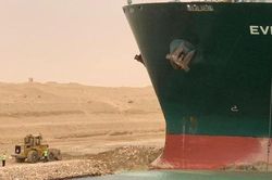 Vụ siêu tàu kẹt ở kênh đào Suez: Ai Cập thông tin chính thức về việc giải cứu, Nga đề xuất tuyến đường biển thay thế