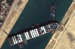 Giải cứu thành công tàu container sau một tuần mắc cạn chắn ngang kênh Suez