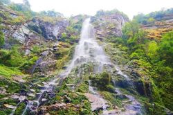 Khám phá thác Ong Chúa