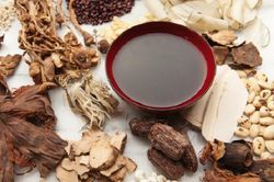 Men gan tăng gấp 20 lần sau khi uống thuốc nam để sinh con trai