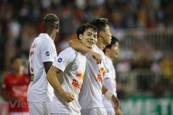Hai thái cực trong ngày thi đấu tưng bừng ở vòng 6 V-League 2021