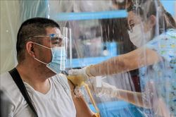 Dịch COVID-19 diễn biến phức tạp, Philippines phong tỏa vùng thủ đô Manila