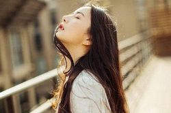 Phụ nữ khổ đau nhất là khi trông mong 2 điều này từ người đàn ông tệ bạc