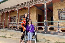 Ốc Thanh Vân ngậm ngùi nhớ bạn thân trong ngày giỗ đầu nghệ sĩ Mai Phương