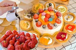 Hẹn hò Sài Gòn: Trốn nắng tại những tiệm trà mát xanh như một khu vườn nhỏ