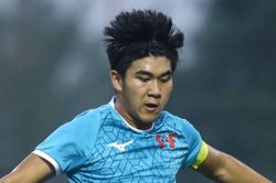 Siêu phẩm từ giữa sân của sao trẻ U19 PVF
