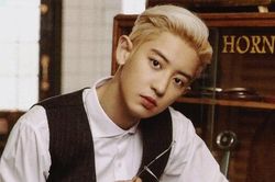Chanyeol EXO âm thầm nhập ngũ