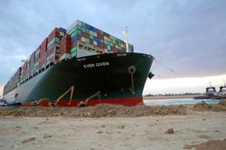 Hôm nay, kênh đào Suez có thể thông tuyến trở lại
