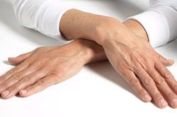 Bạn đã biết cách cải thiện da tay nhăn nheo