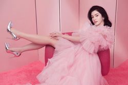Tình trẻ đăng ảnh nóng bỏng chưa từng thấy, chồng cũ Lệ Quyên có hành động gây bất ngờ